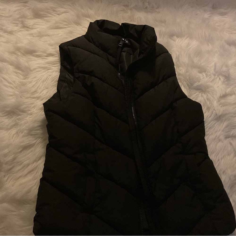 Women's Black Puffer Vest
